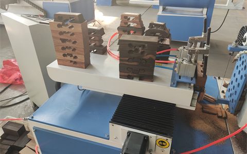 數控拉花鋸機器是一種功能強大、高效率的切割設備